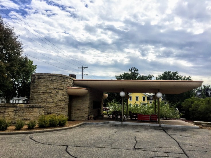 2017-09-07 Bank-turned Residence 101