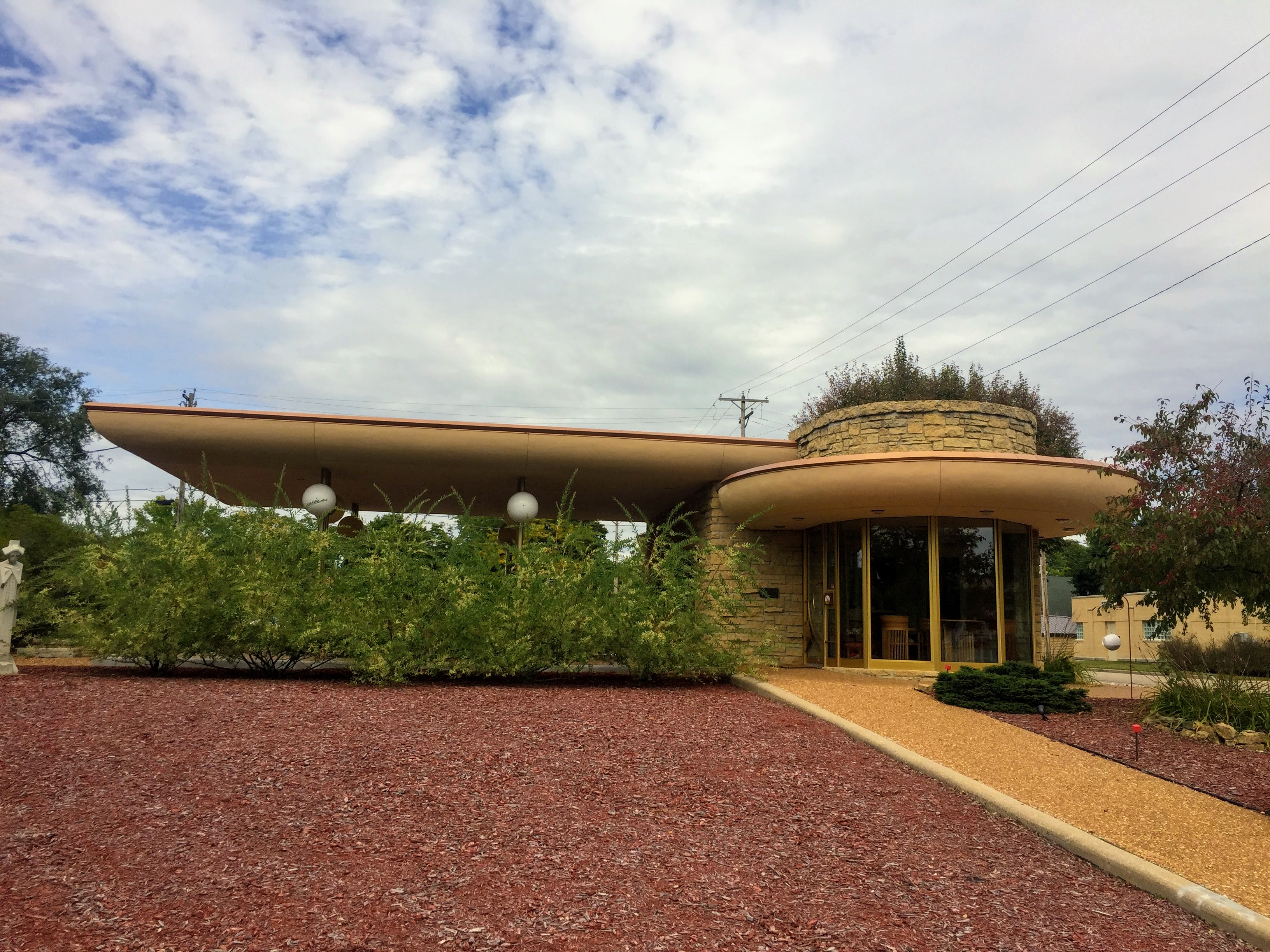 2017-09-07 Bank-turned Residence 102