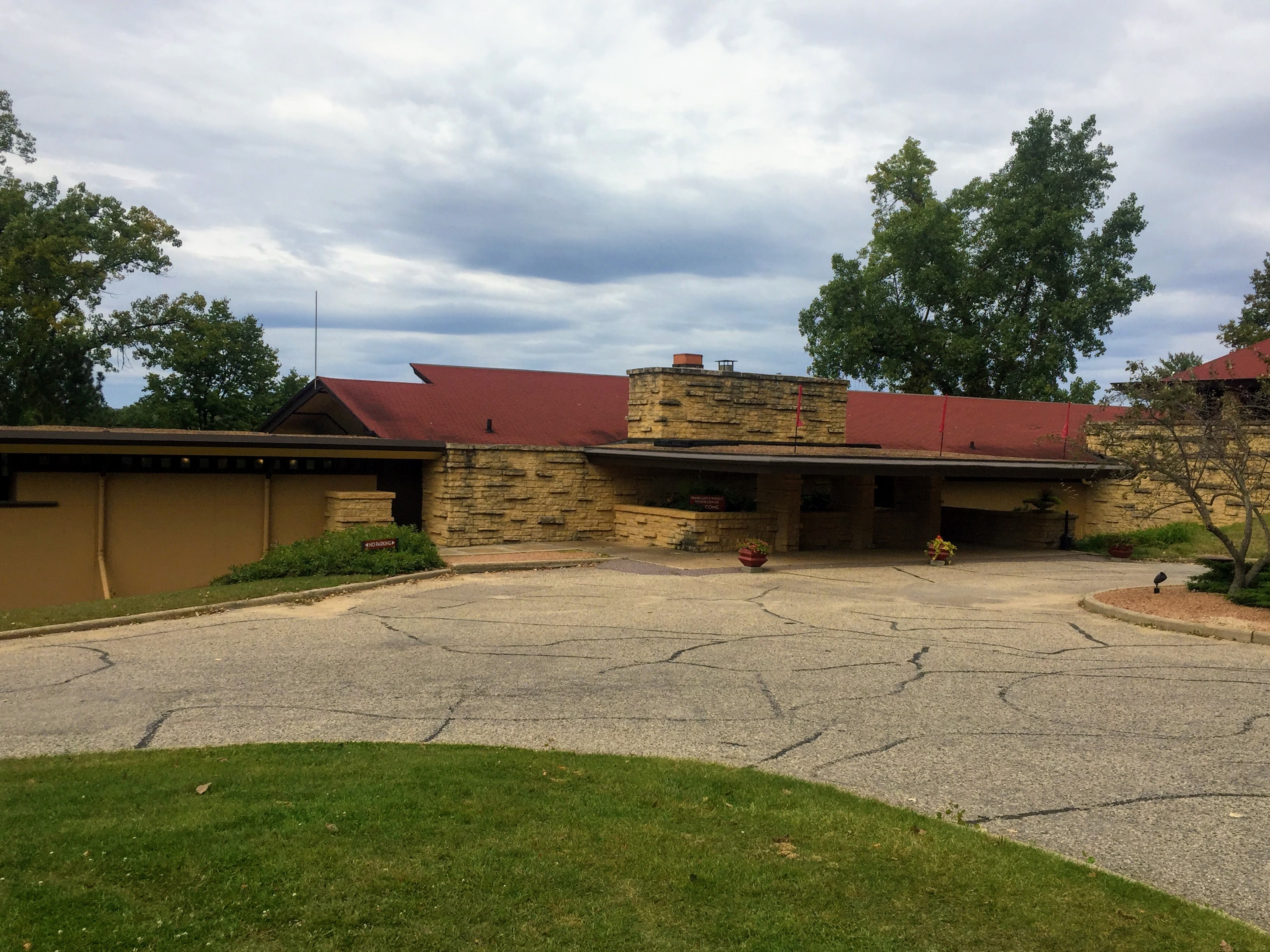 2017-09-07 FLW Taliesin Visitors Center 02