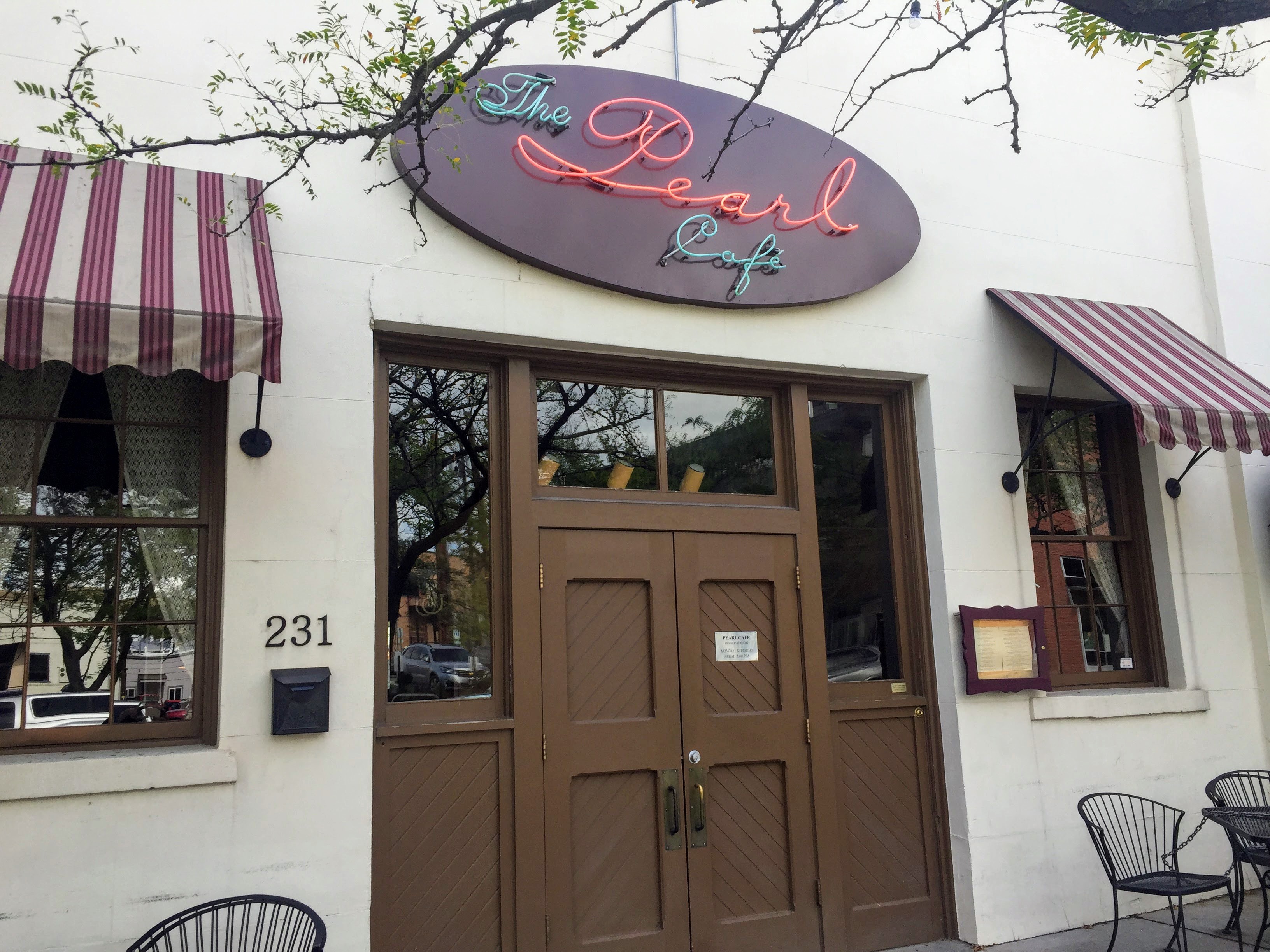 2017-09-20 01 Montana 10 The Pearl Cafe