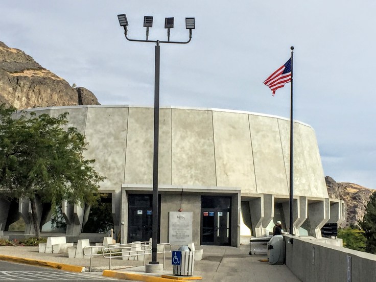 2017-09-23 Grand Coulee Dam 01 Visitors Center